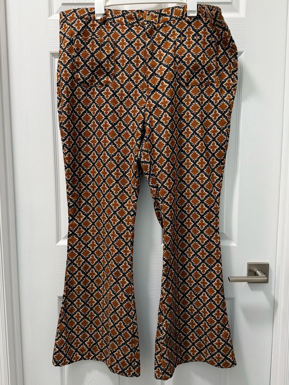 Women’s lightweight corduroy patterned high waisted flare pants